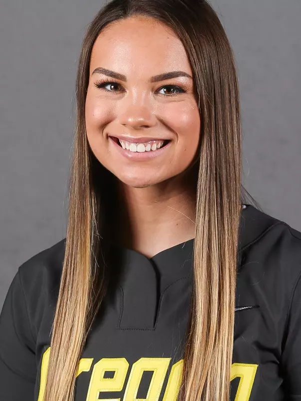 Ariel Carlson Headshot