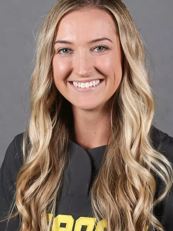 Haley Cruse Headshot