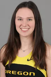 Abby Hansen_Beach Headshot