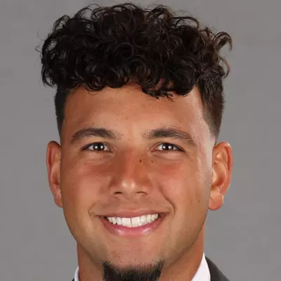 Dylan Raiola headshot