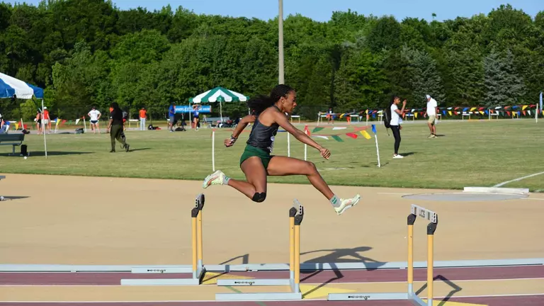 Giovanna Machado hurdles her way to the finals in the 400M hurdles