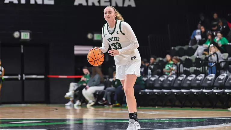 Zoe Richardson Dribbling vs. UNCG 4Q 2025 - NM