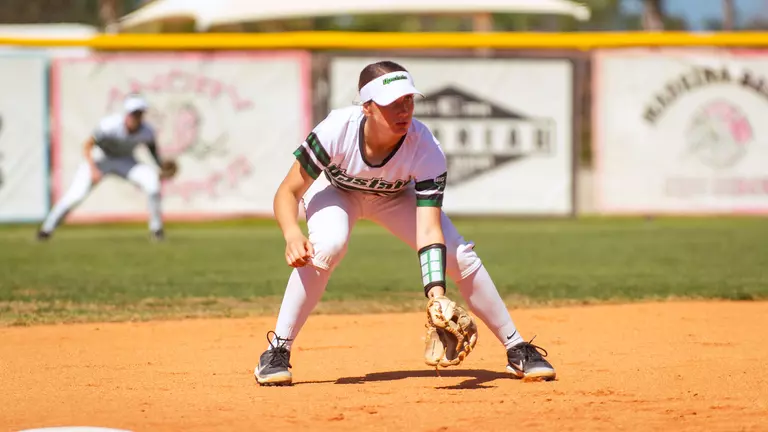 Alyssa Davenport at third base