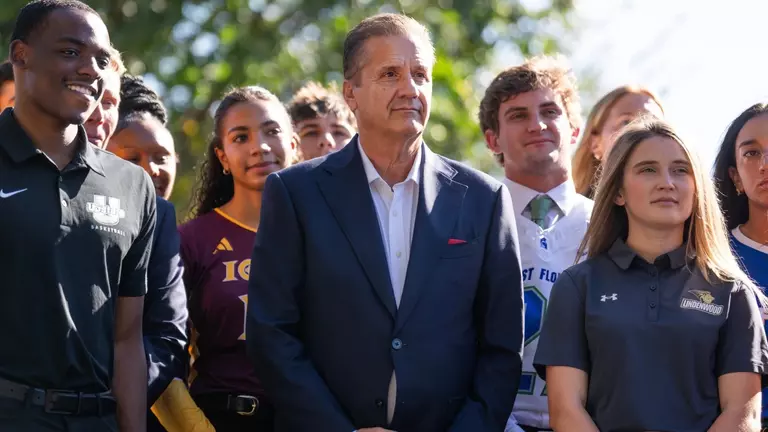 (Tom Williams/CQ Roll Call via AP Images)