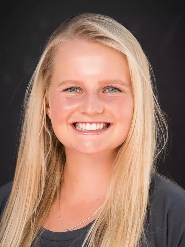 Becca Weissmann 2017 headshot