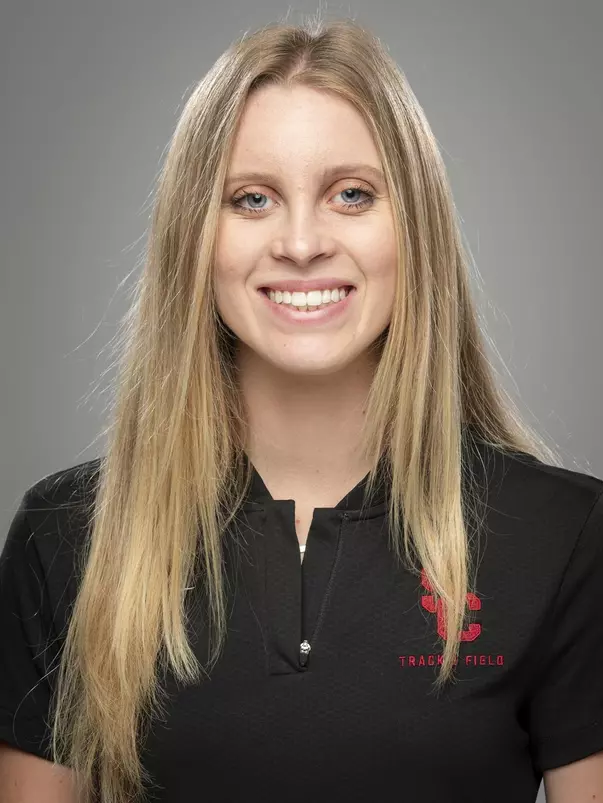 Jennifer Daly Headshot