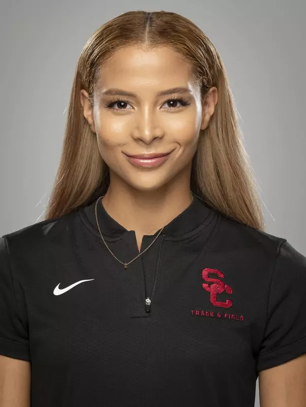 Isabella Marten Headshot