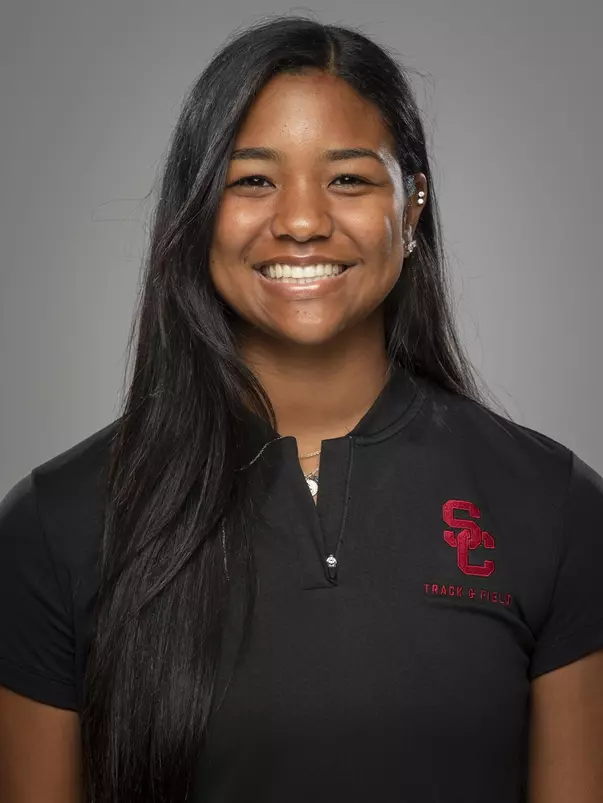 Joy McArthur Headshot