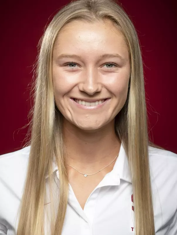 Danielle Willson headshot