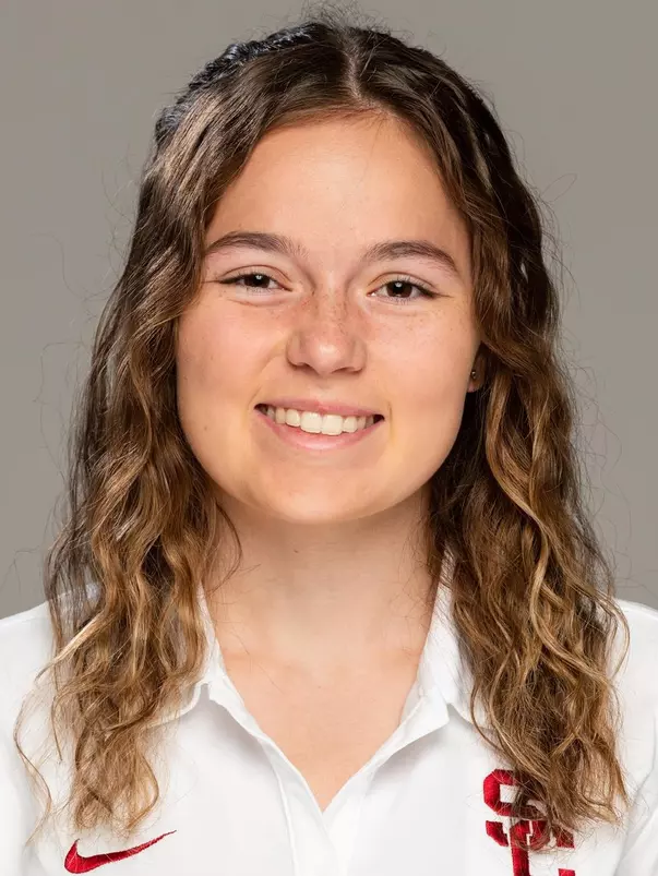 Maddy Engelsman headshot