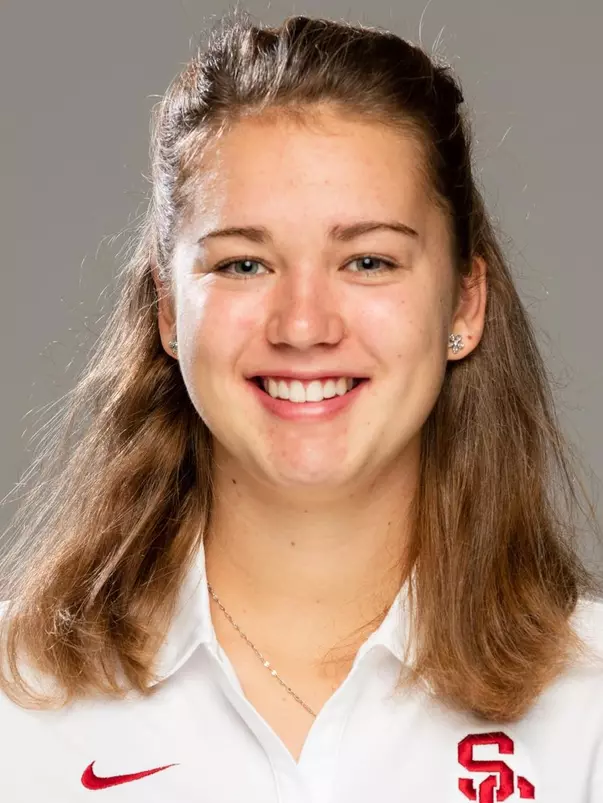 Anicka Mackova headshot