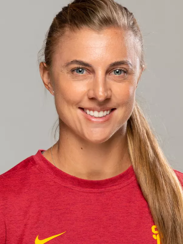 Katie Hertsch headshot