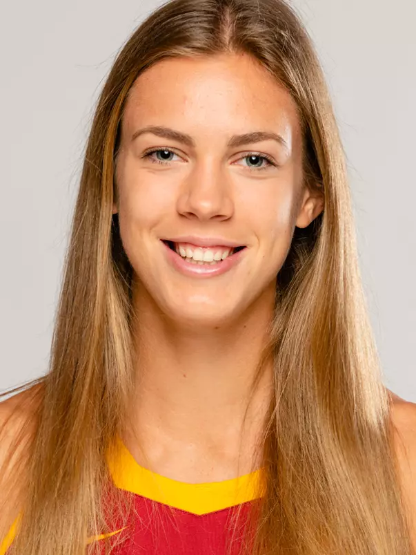 Tina Graudina headshot