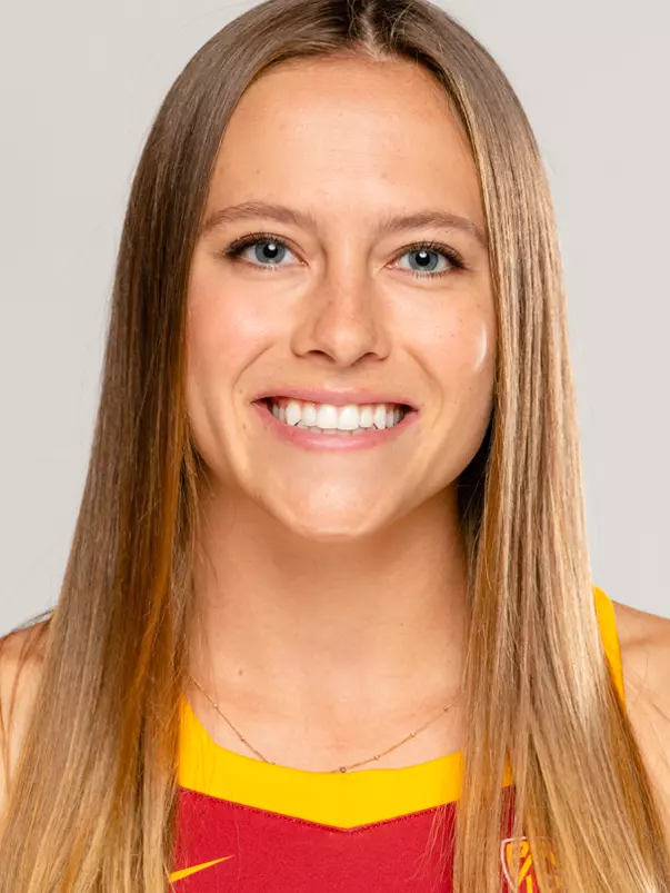 Laurel Kujan headshot