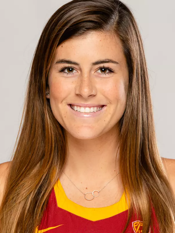 Hannah Martin headshot