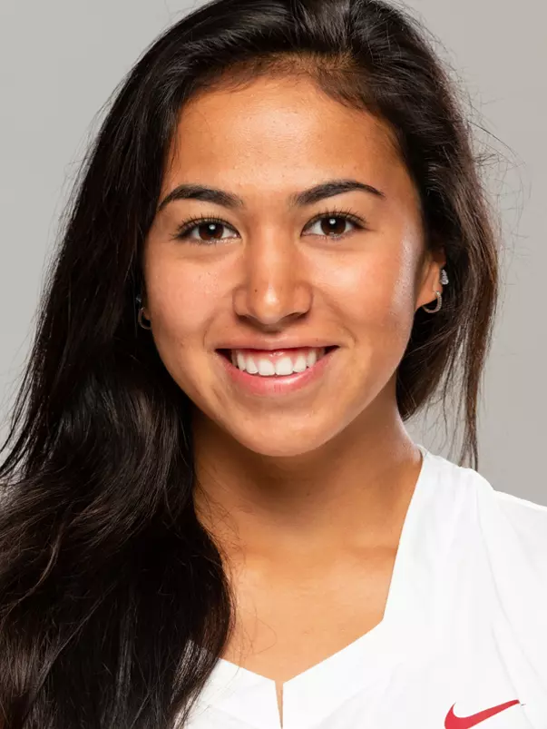 Izzy McMahon headshot