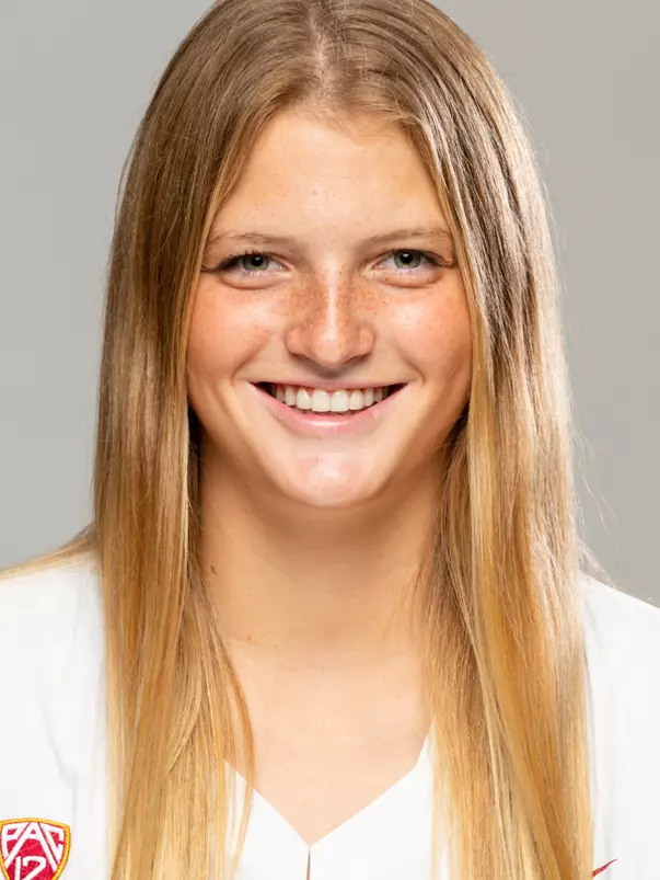 Hannah Upshaw headshot