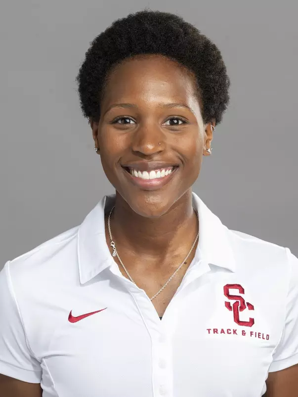 Kyra Constantine headshot