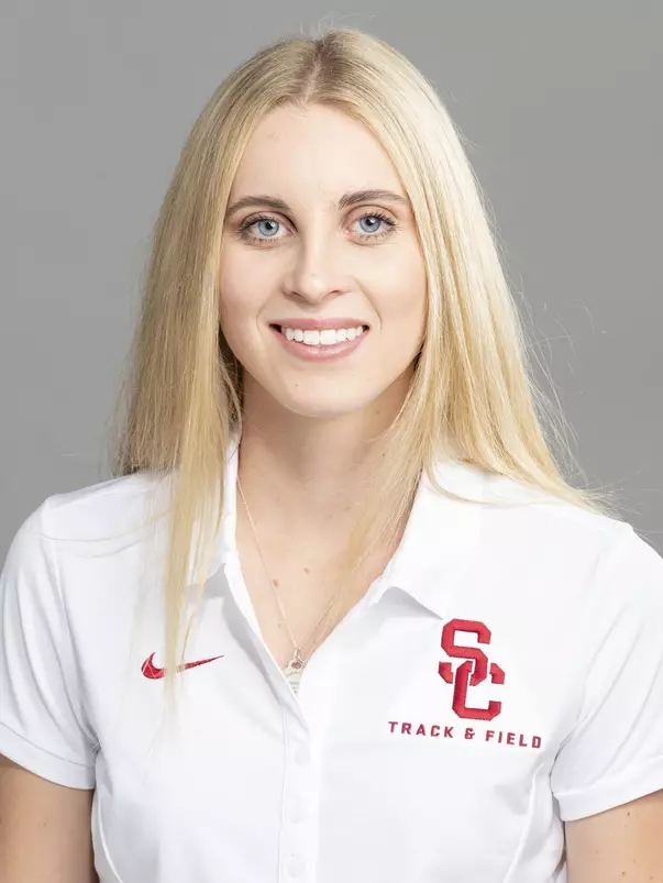 Jennifer Daly Headshot