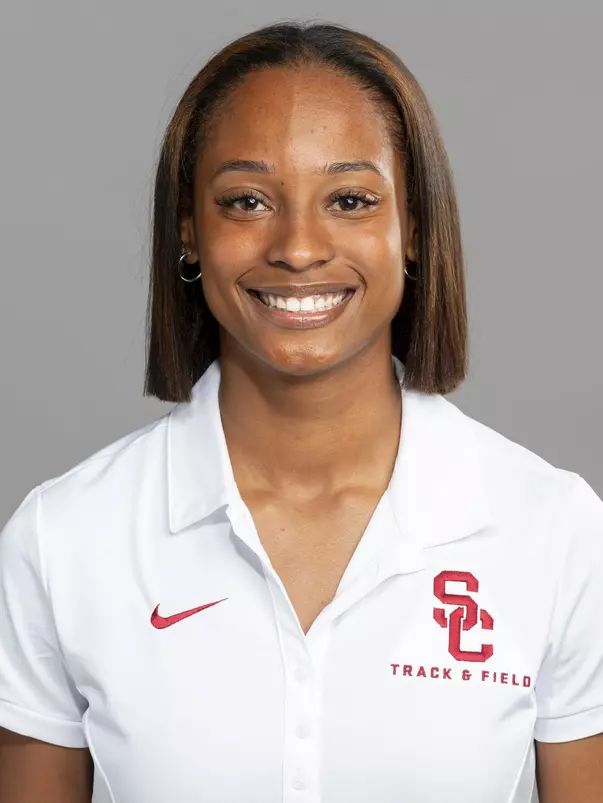 Bailey Lear Headshot