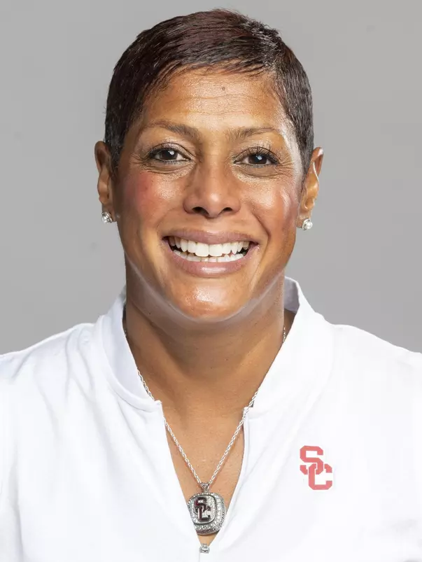 Caryl Smith Gilbert Headshot