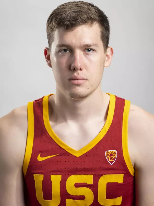 Noah Baumann headshot