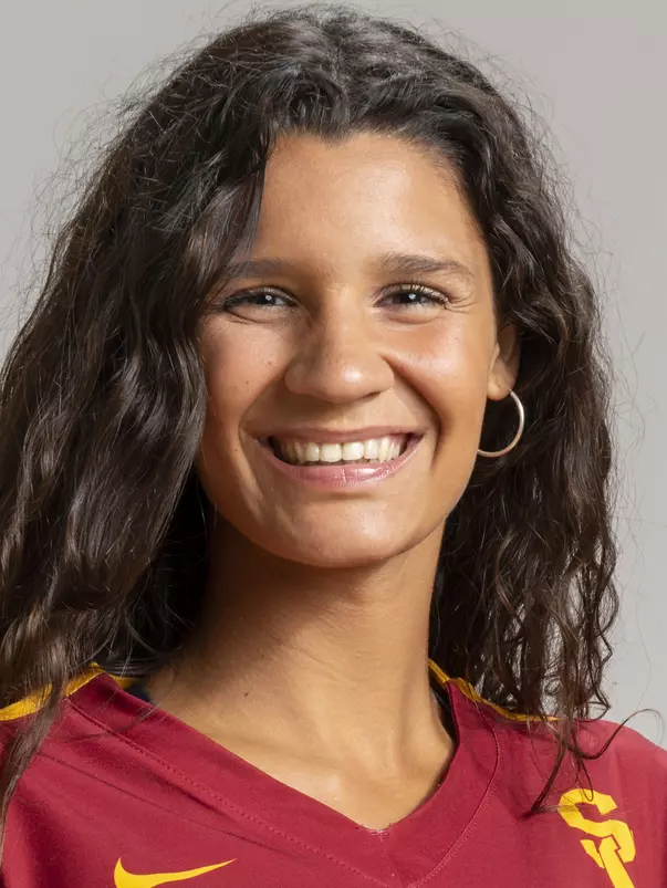 Raquel Lazaro 2019 Sophomore Head Shot