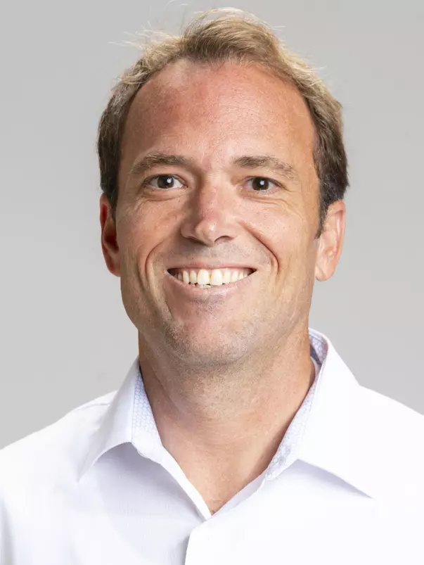 JJ Van Niel 2019 Head Shot