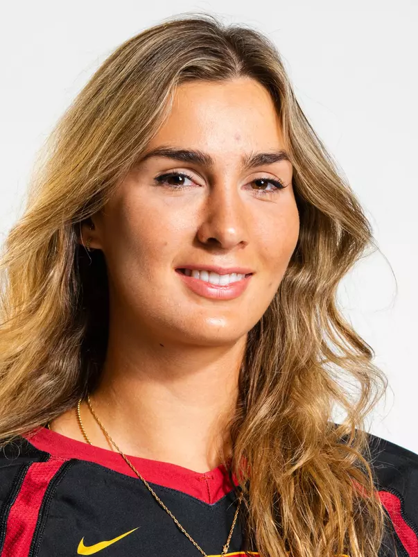 2020 Beach Volleyball Belen Castillo graduate student