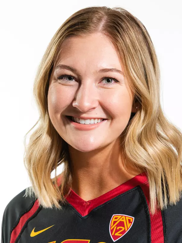 2020 Beach Volleyball Molly Davis freshman