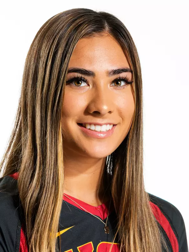 2020 Beach Volleyball Ariyana Kim freshman