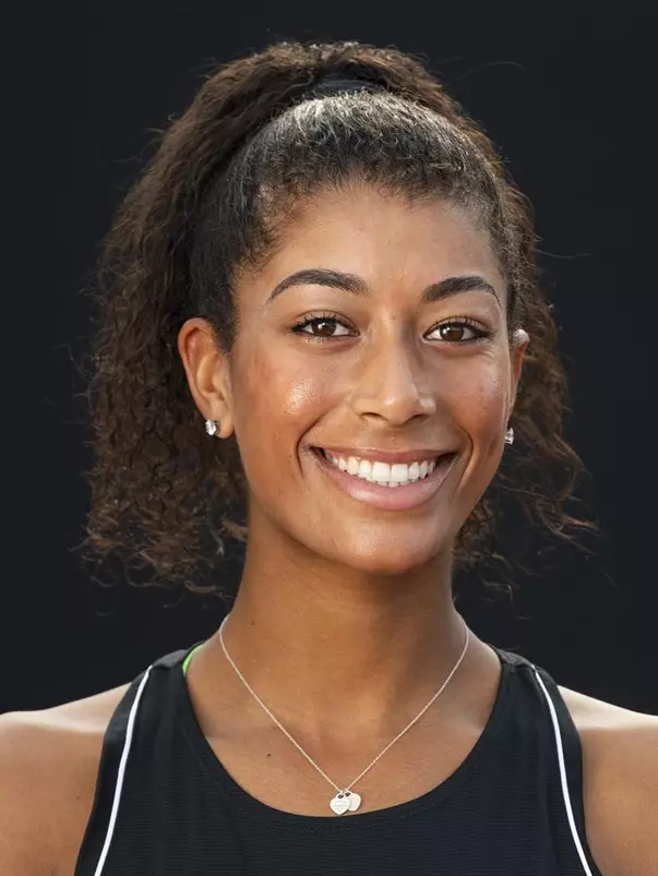 Salma Ewing headshot