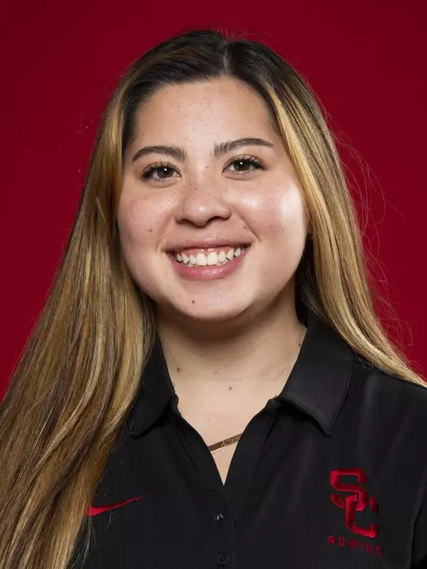 Allison Opuszynski headshot
