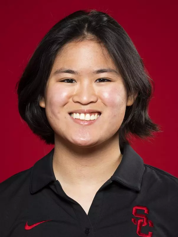 Emma Silverstein headshot