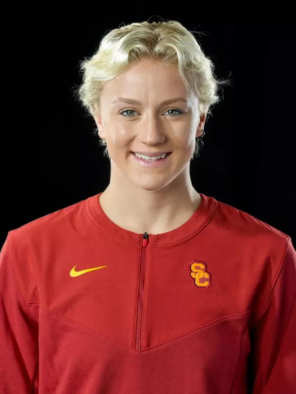 Farrah Volpintesta USC Dive