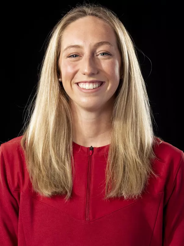 Aela Janvier USC Swim