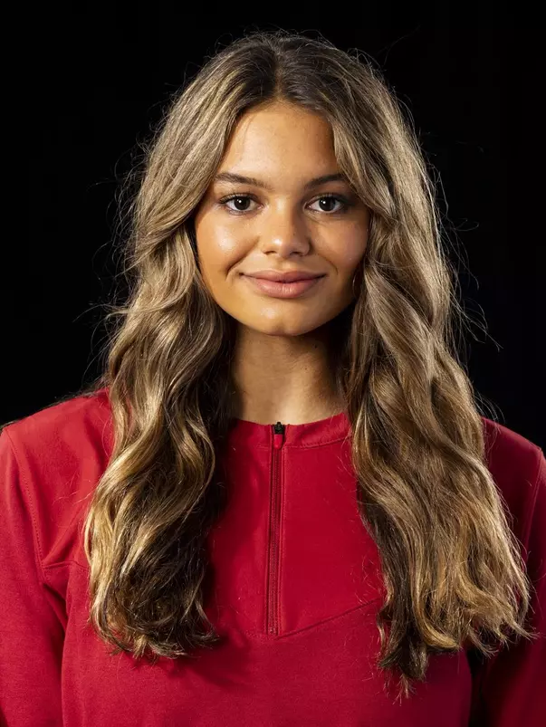 Anicka Delgado USC Swim