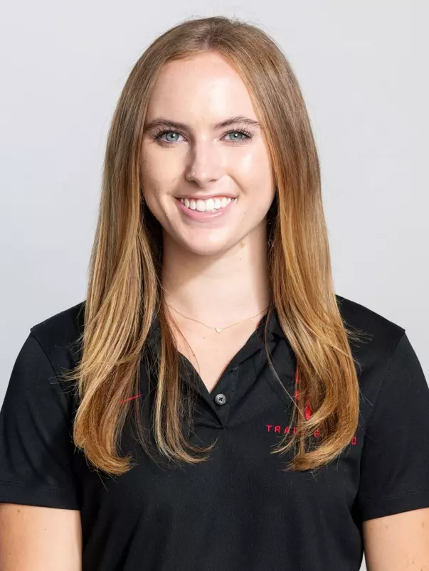 Isabelle Cairns Headshot