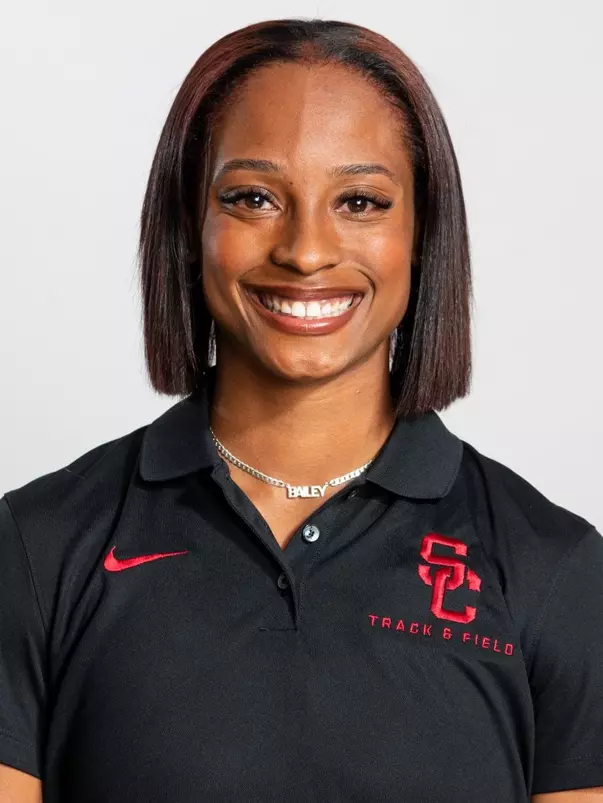 Bailey Lear Headshot