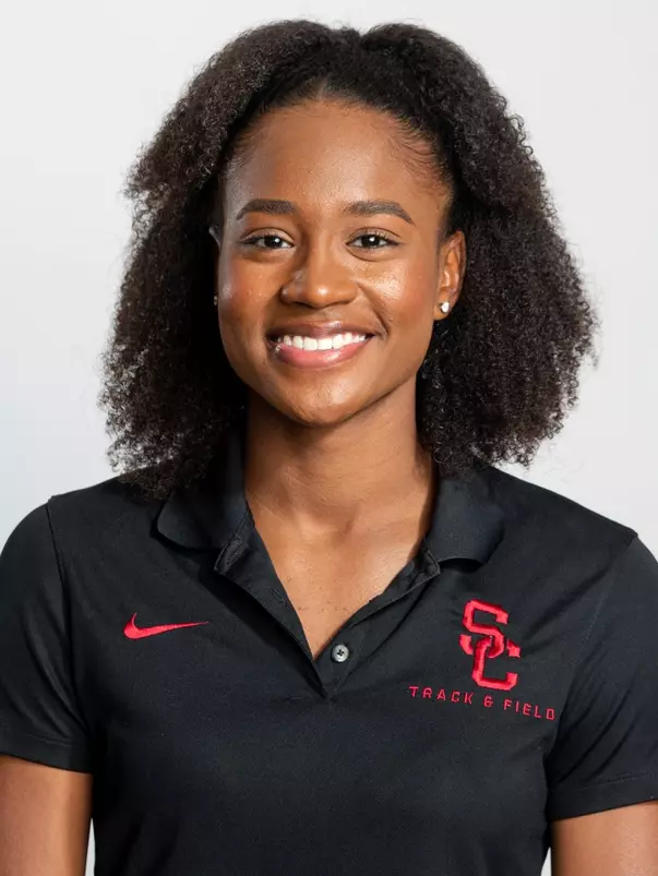 Rae-Anne Serville Headshot