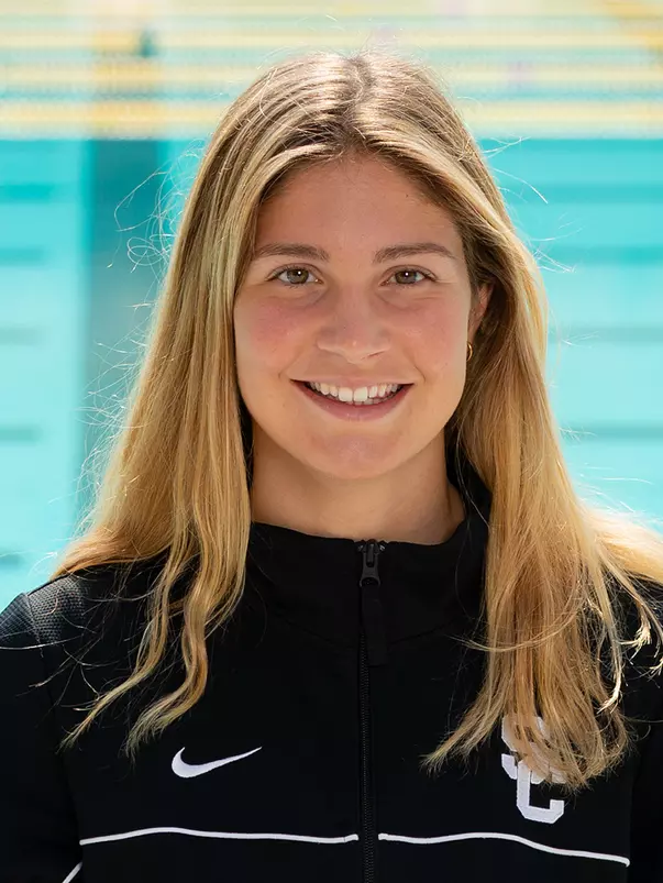 Alejandra Aznar 2021-22 head shot