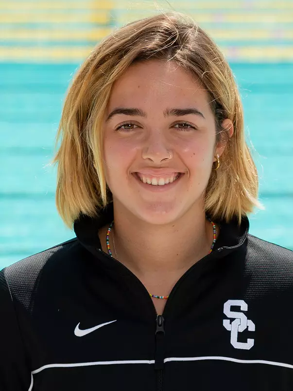 Mireia Guiral 2021-22 head shot