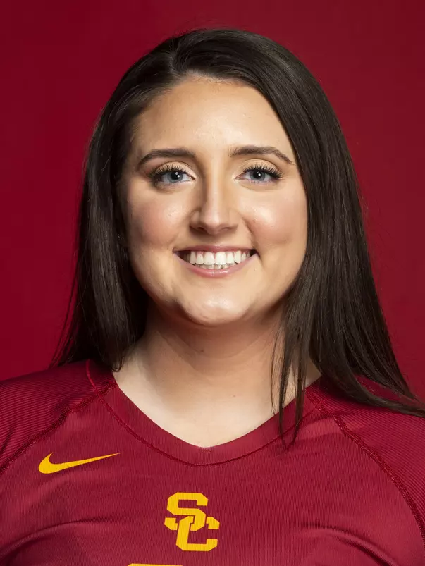 Head shot mug Madison Horin