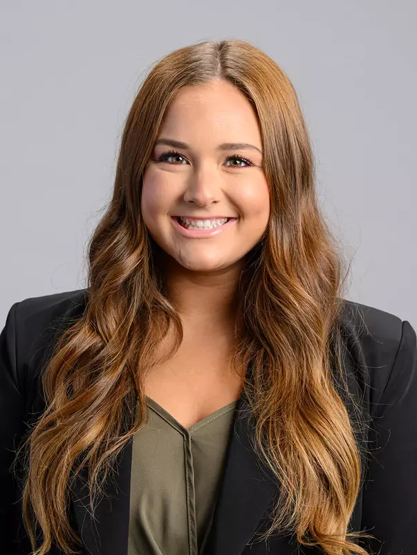 Gia Larez - USC Trojans Athletics