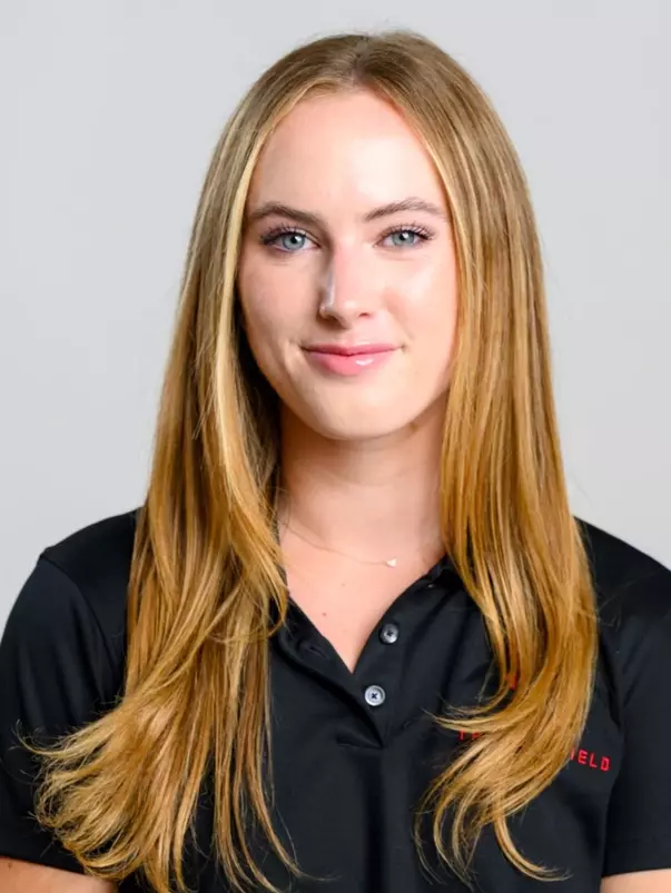 Isabelle Cairns Headshot