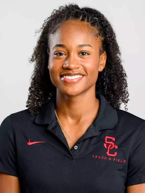 Rae-Anne Serville Headshot