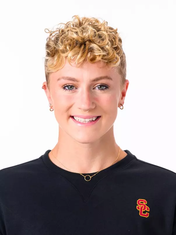 USC Swim and Dive - Farrah Volpintesta