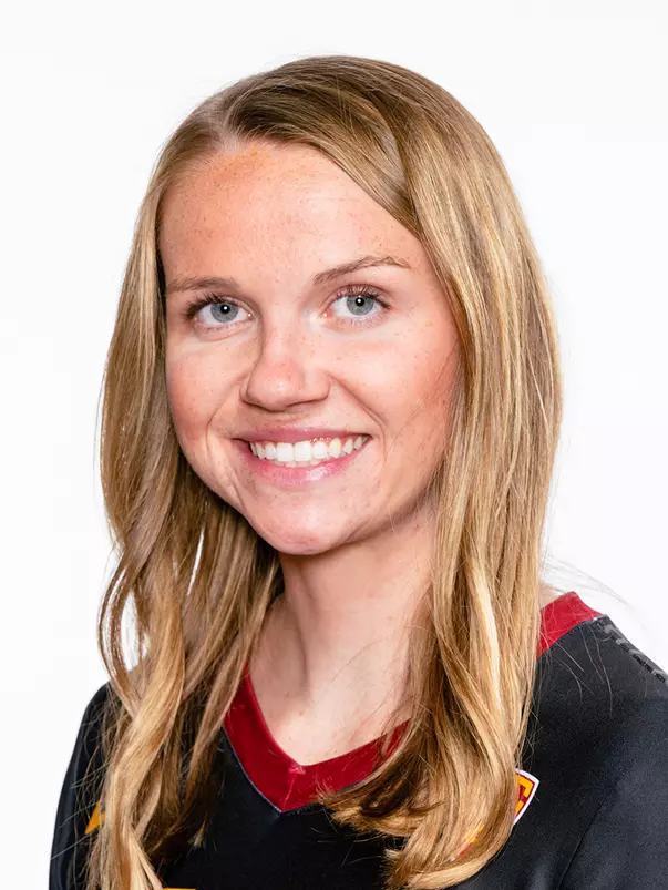 2022 USC Beach Volleyball Head Shot Harper Hallgren