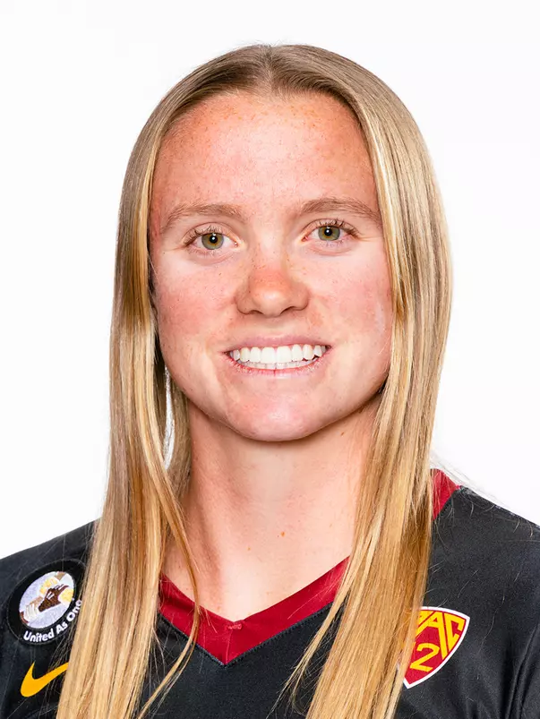 2022 USC Beach Volleyball Head Shot Megan Kraft