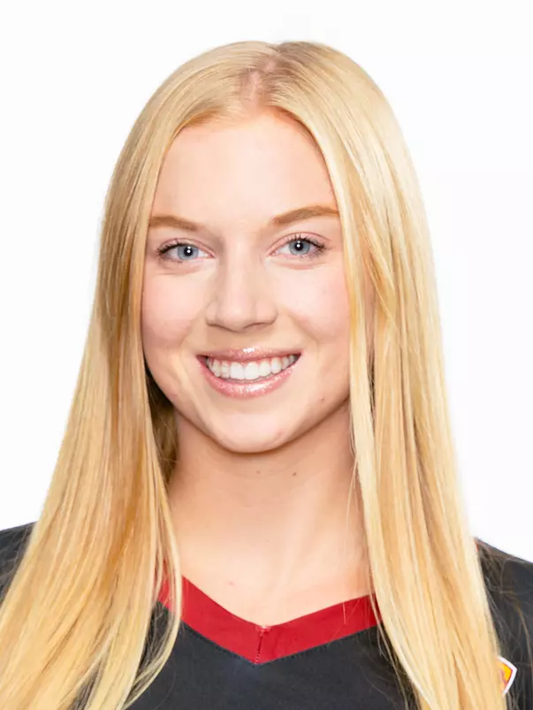 2022 USC Beach Volleyball Head Shot Ava Kirunchyk